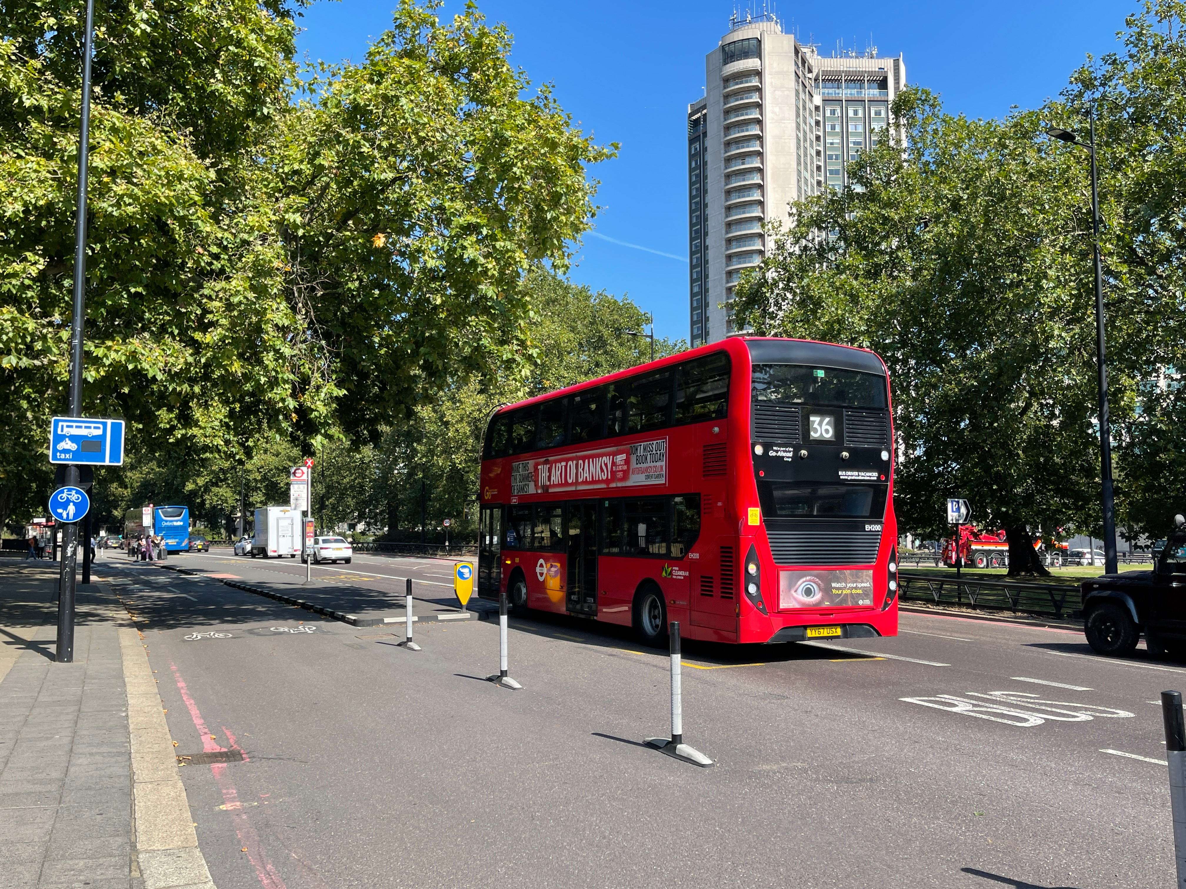 One_Piece_WandOrca_RediKerb_Surface_Kerbing_Jislon_Pole_Cone_Park_Lane_London_Cycle_Lane_Products_Rediweld_Traffic