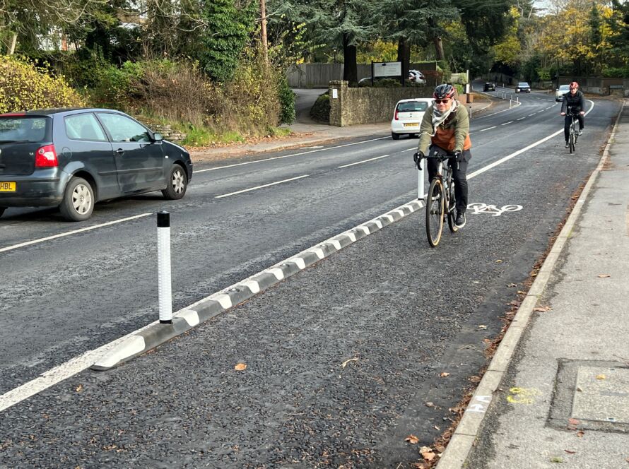 Installed Greenwich Wand Orca cycle lane separator with flexible bollards.