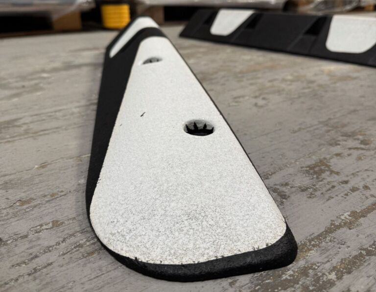 Kerb Orca rubber cycle lane separator end profile